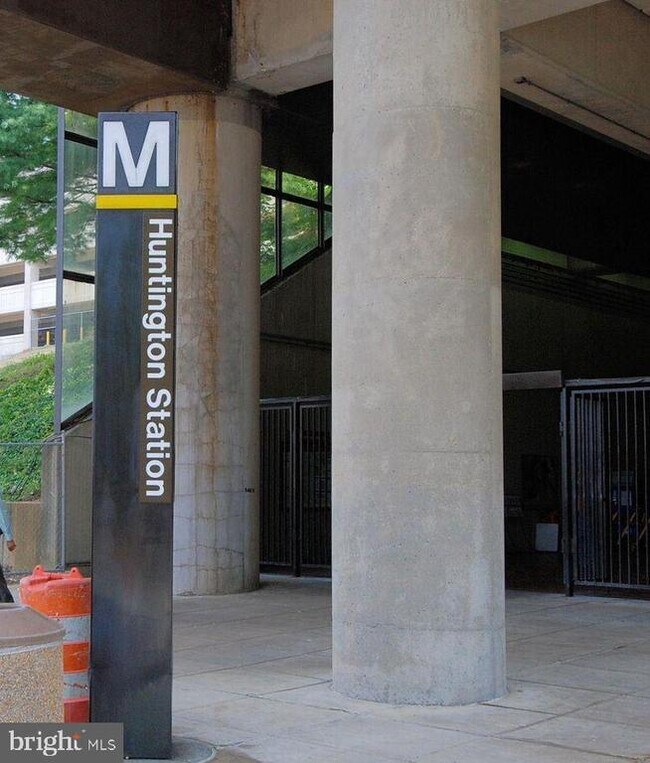 Building Photo - 6312 Chimney Wood Ct