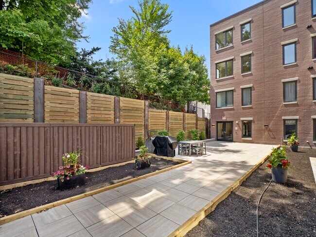 Building Photo - 249 Corey Rd