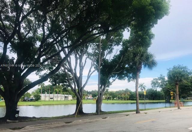 Building Photo - 18280 S Glades Dr