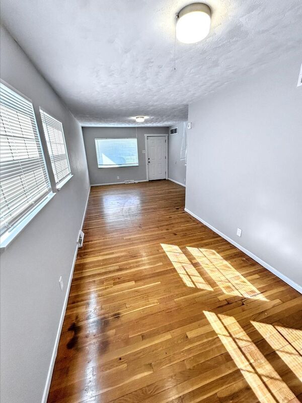 Building Photo - 225 Ben Nevis Rd