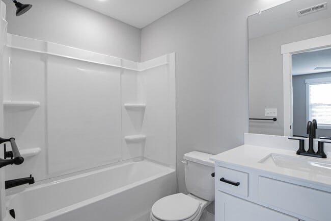 Building Photo - 1607 Jonathan Wade Cir