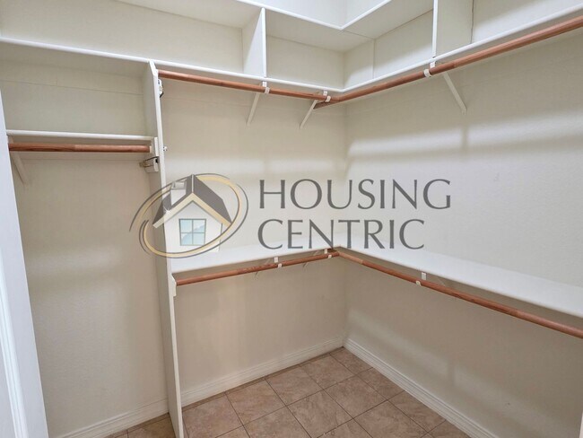 Building Photo - Beautiful Single Story Rental in Gated Serrano Community!