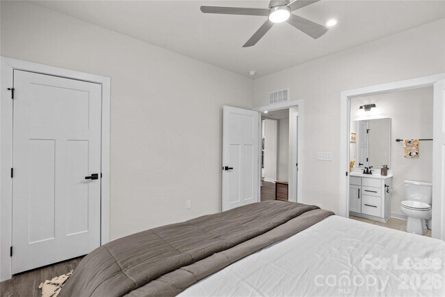 Building Photo - 14321 Sunnyhill Grove Rd