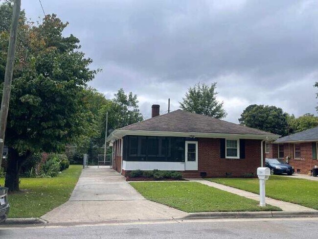 Primary Photo - 3 Bedroom 1 Bath Totally Renovated Propoerty.