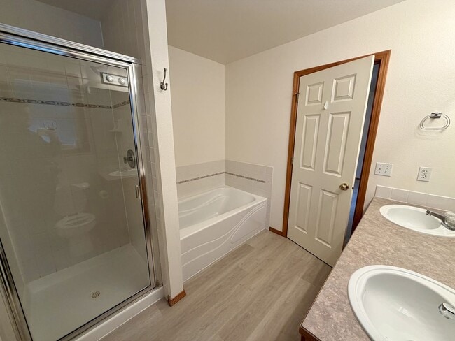 Building Photo - Cozy and Charming 3 Bedroom in Lynnwood!