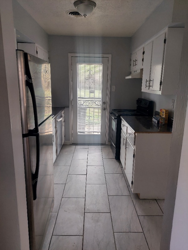 Building Photo - 797 Cavalier Dr