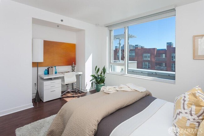 Building Photo - 501 Beale St