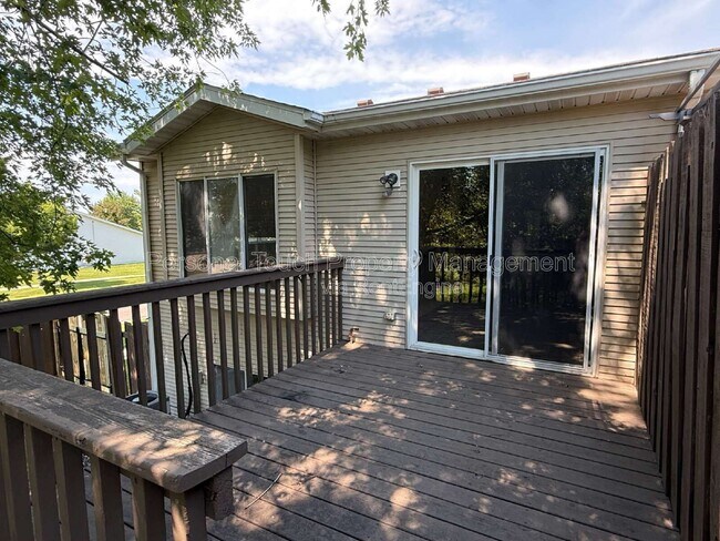 Building Photo - 3502 28th St SW