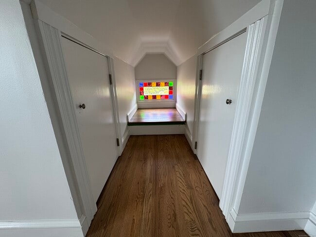 Building Photo - 66 Church Ln