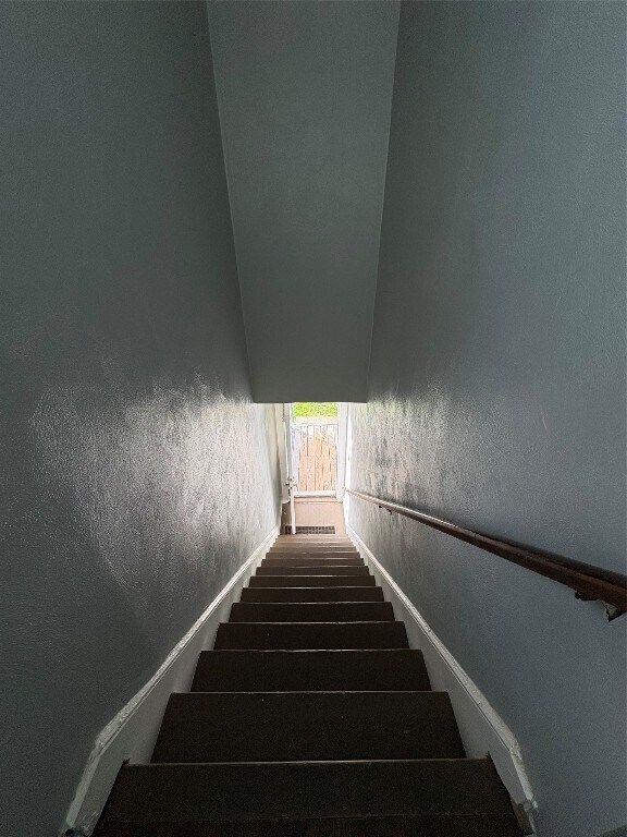 Building Photo - 209 Hudson St