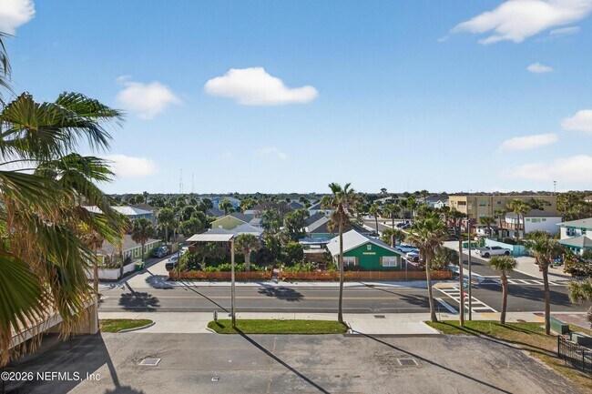 Building Photo - 601 1st St S