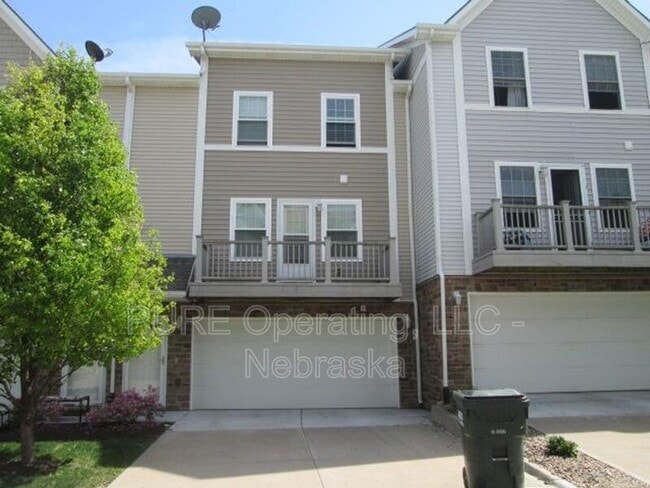 Building Photo - 16767 Laurel Plaza