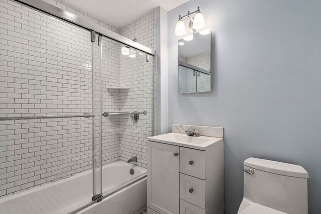 Building Photo - 34 Shelby St