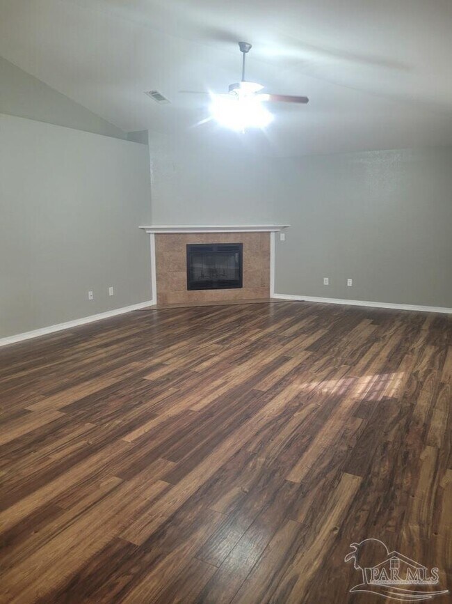 Building Photo - 5863 Chi Chi Cir
