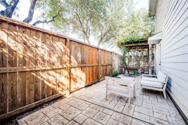 Building Photo - 5212 Washington Ave