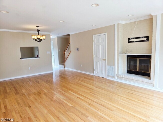 Building Photo - 3705 Pinhorn Dr