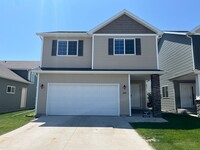 Building Photo - 3 Bed 3 Bath Single Family Home