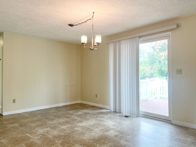 Building Photo - Skiers Haven Near Cottonwood Canyons!