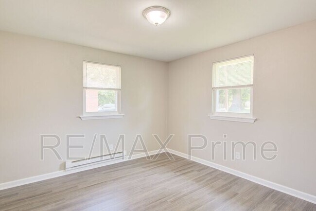 Building Photo - 7919 Thompson Rd