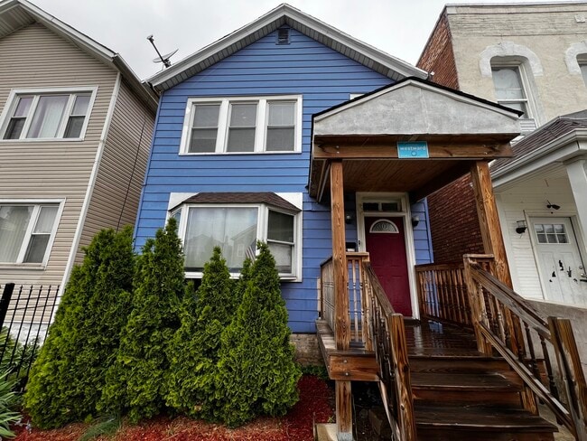 Primary Photo - 2436 W Fillmore St