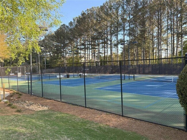 Building Photo - 3020 Serenade Ct