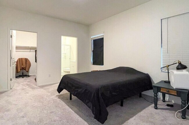 Building Photo - 511 Redfish Ln