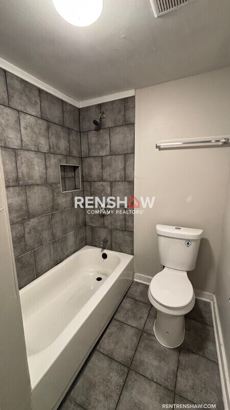 Building Photo - 689 Baltimore St