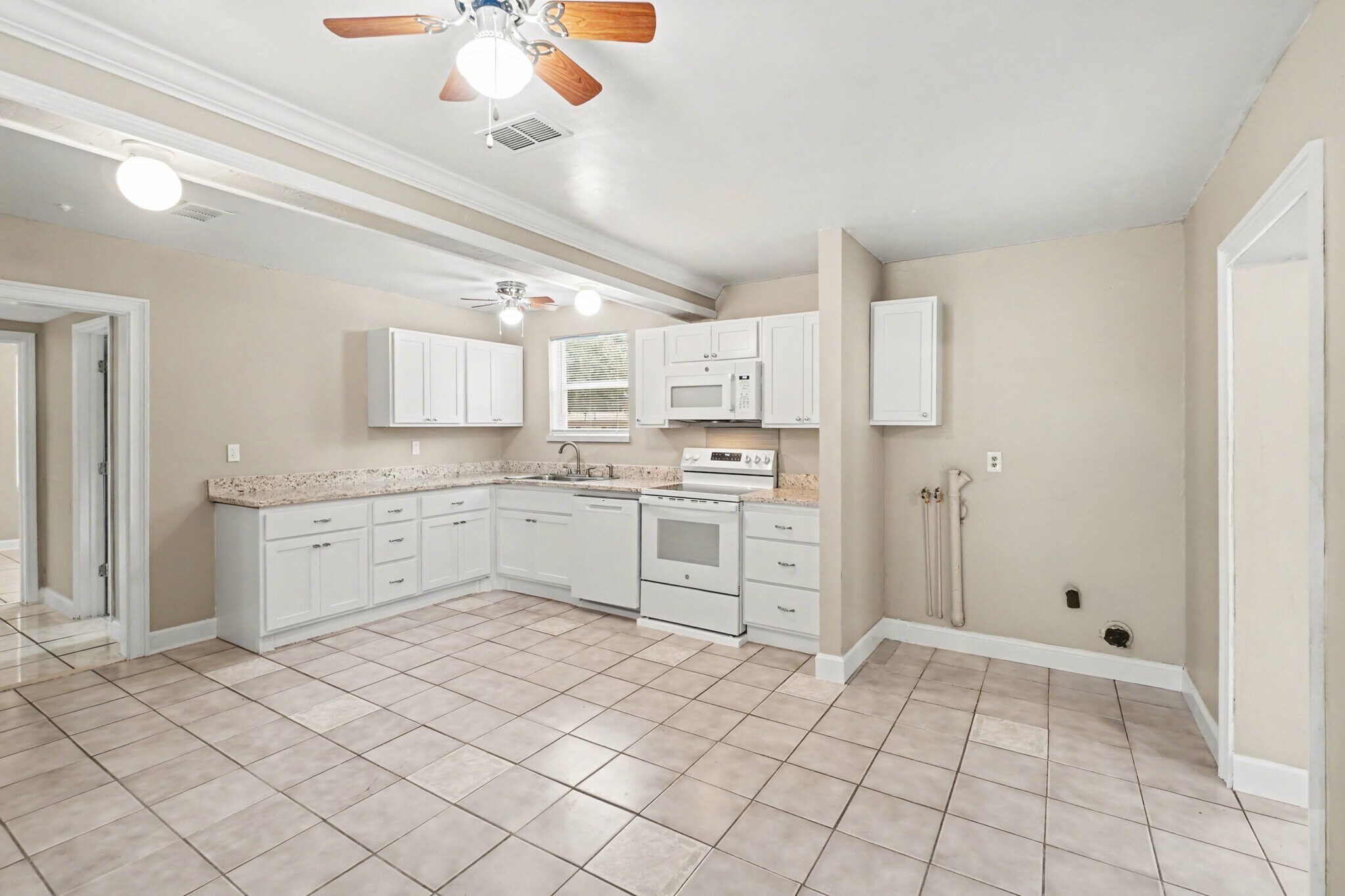 Building Photo - 3445 Soutel Dr