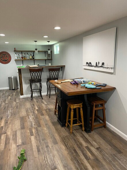 Building Photo - 1607 Cook Ave