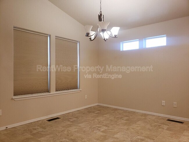 Building Photo - 8102 S Carpenter Ave