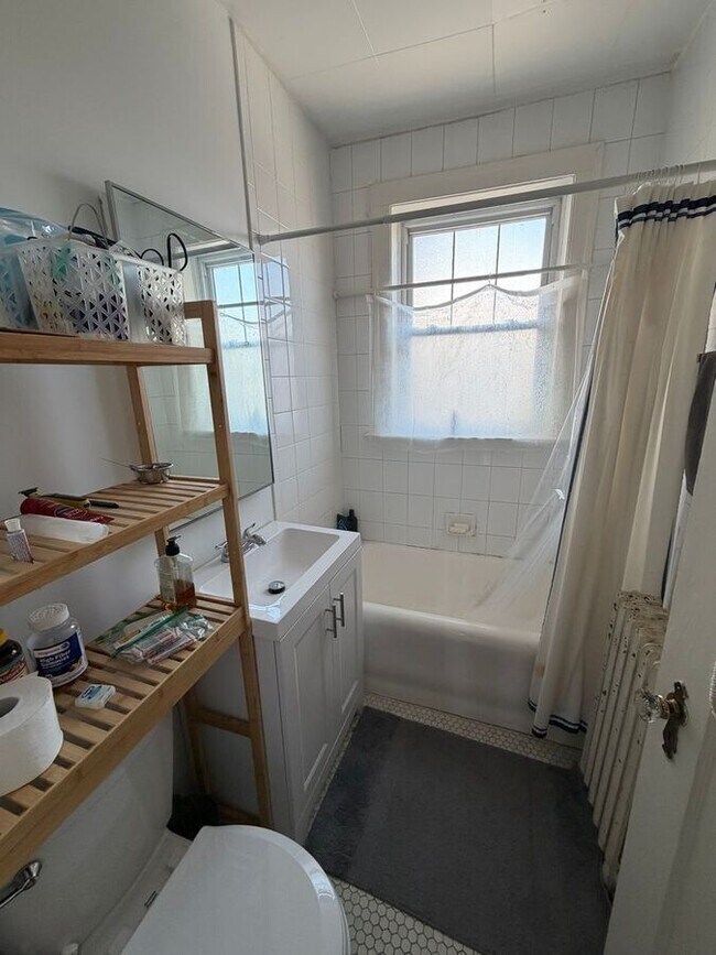 Building Photo - 1112 Curtiss St