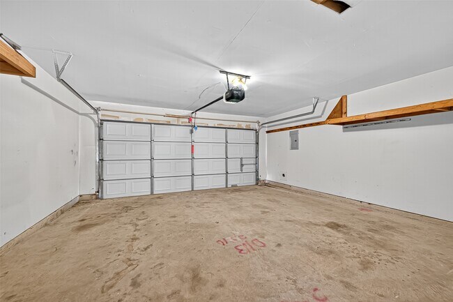 Building Photo - 18402 Willow Moss Dr