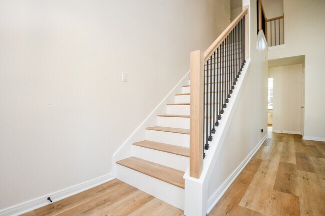 Building Photo - 21 Edgewood Forest Ct