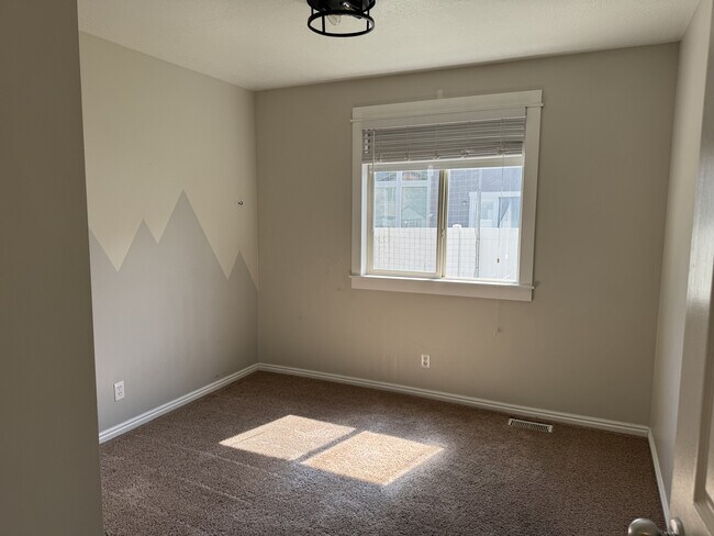 Building Photo - 4931 W Berry Creek Dr