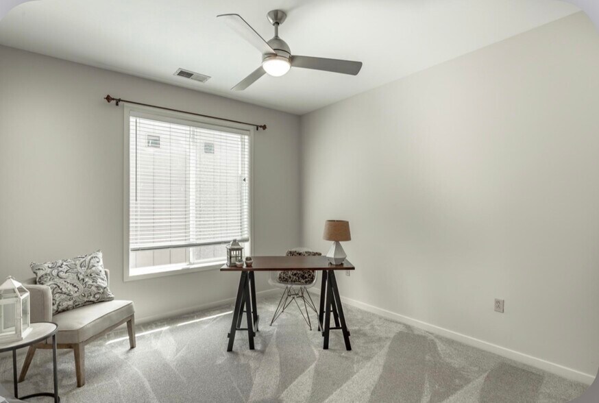 Building Photo - 817 Flynn St