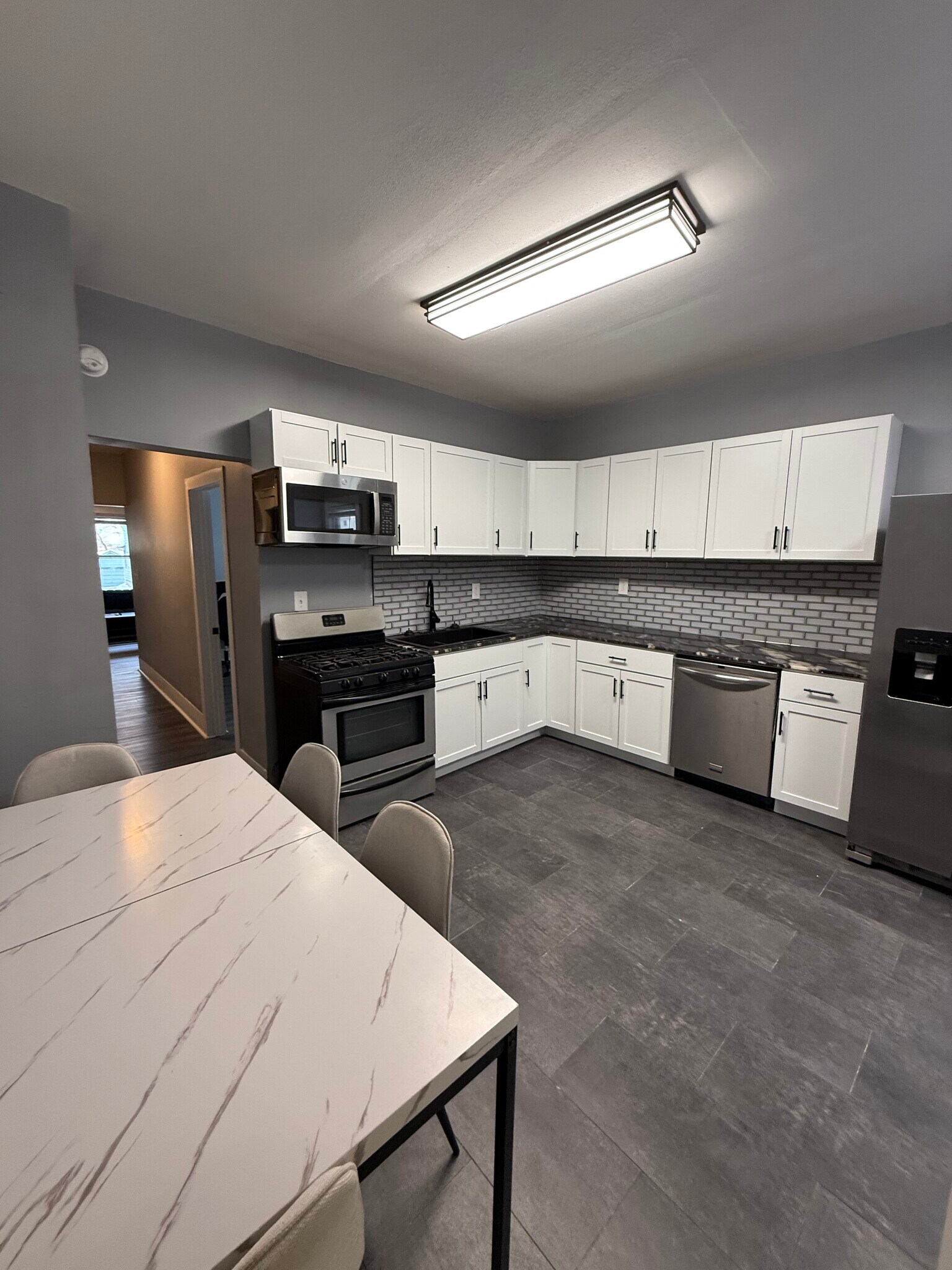 Building Photo - 1322 Madison St