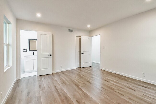 Building Photo - 6315 Overdale St