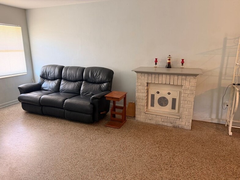 Building Photo - 602 Josephine St