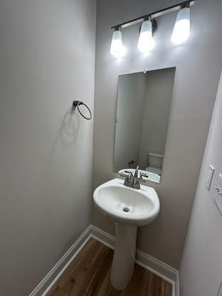 Building Photo - Spacious 2 Bedroom, 2.5 Bath Townhome 160 Loren Rd.