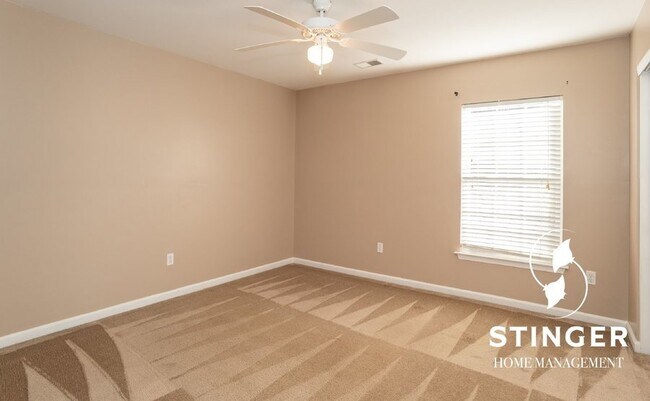 Building Photo - 82 Shadow Moss Dr