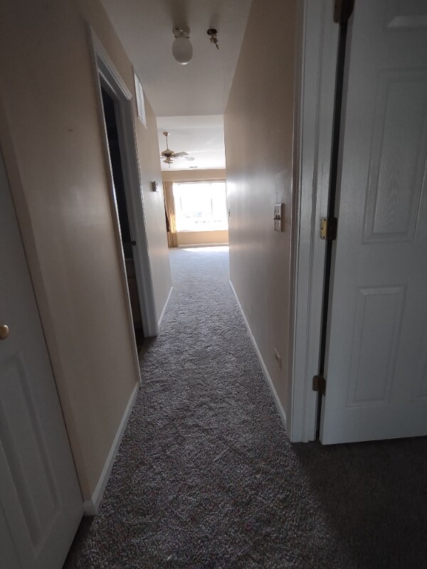 Building Photo - 280 Crestview Dr