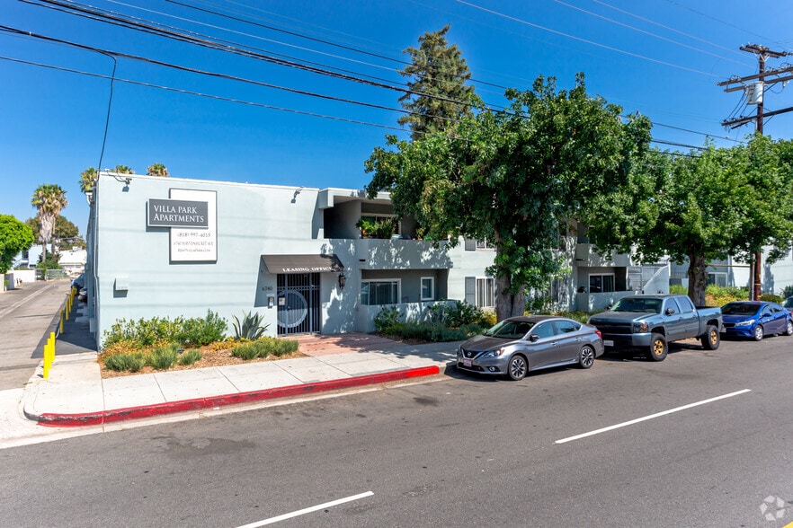 Villa Park 6740 Hayvenhurst Ave Van Nuys CA 91406 Apartment Finder