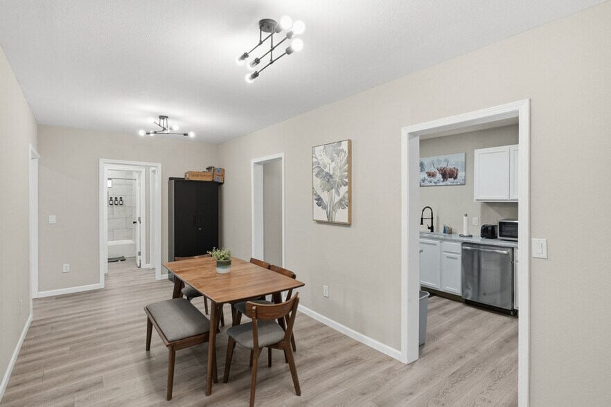 Building Photo - 830 Porter St