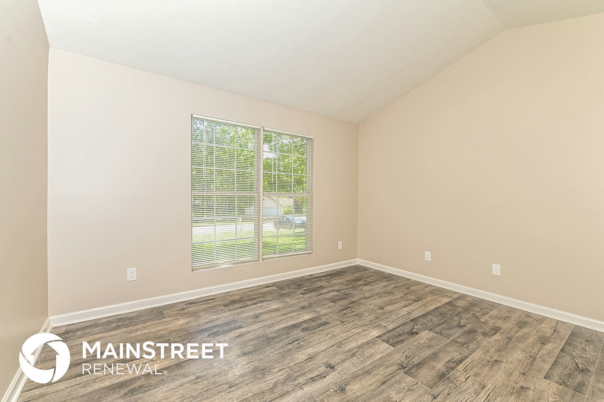 Building Photo - 107 Live Oak Dr