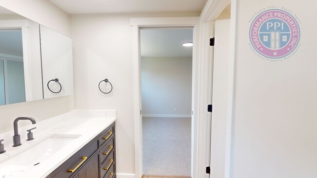 Building Photo - Portland's Sought After University Park!!!  Luxury Classic Ranch Style Home, Completely Renovated...