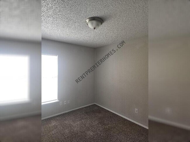 Building Photo - 3608 Garden Springs Dr