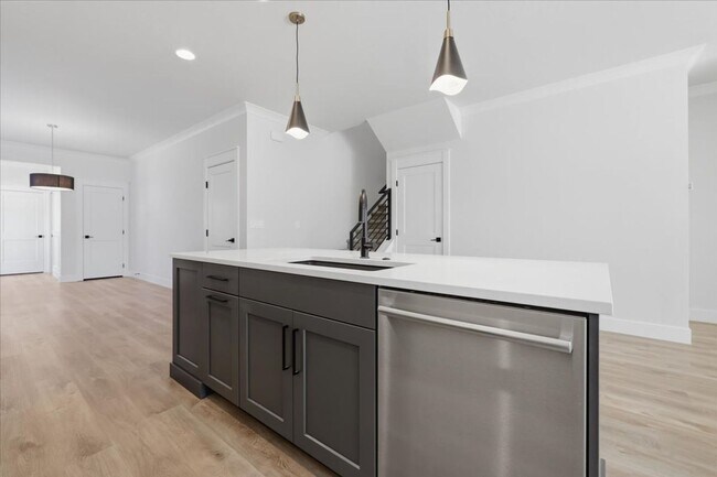 Building Photo - Heart of Eagle 3 Bed 2.5 Bath