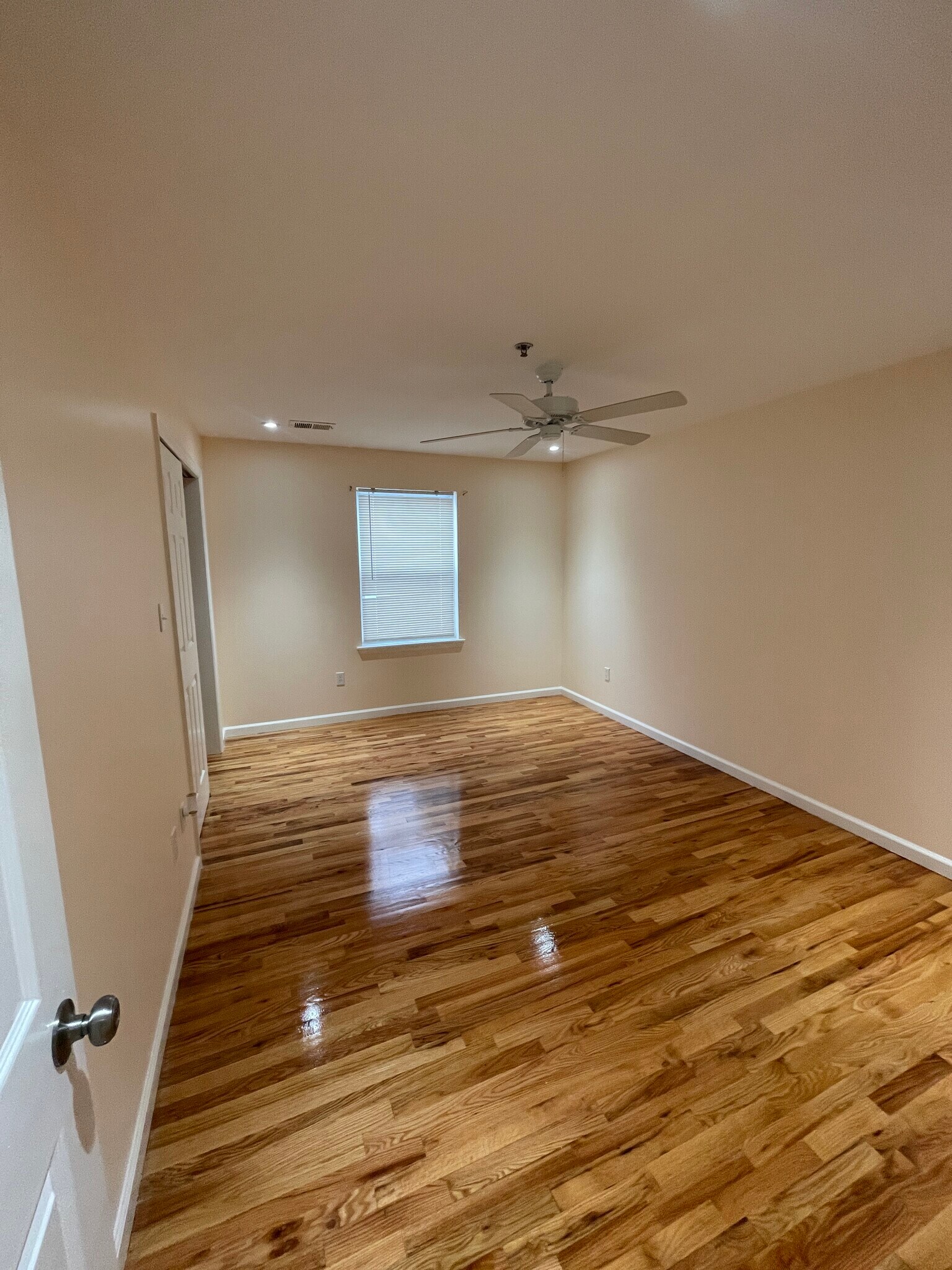 Building Photo - 93 Osborne Ter