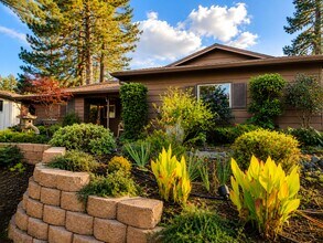 Building Photo - 820 Blue Bell Ct