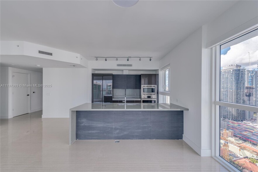 Building Photo - 1080 Brickell Ave
